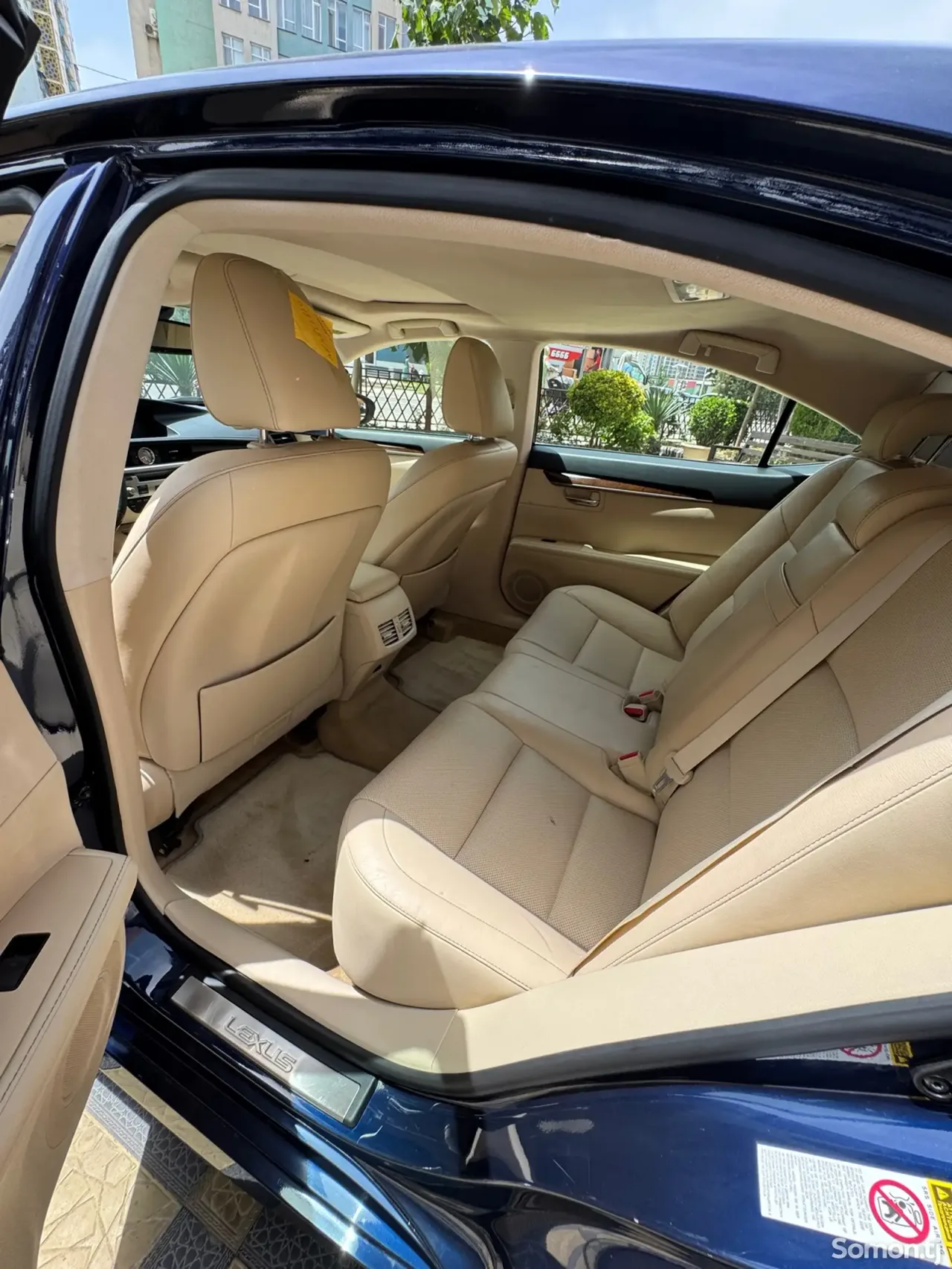 Lexus ES series 2014 · 3.5 AT