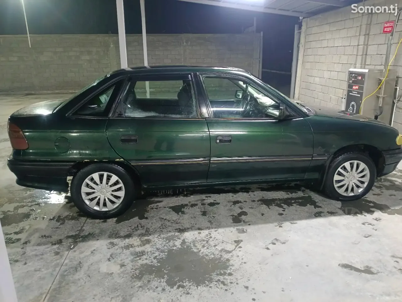 Opel Astra F 1994 · 1.6 MT