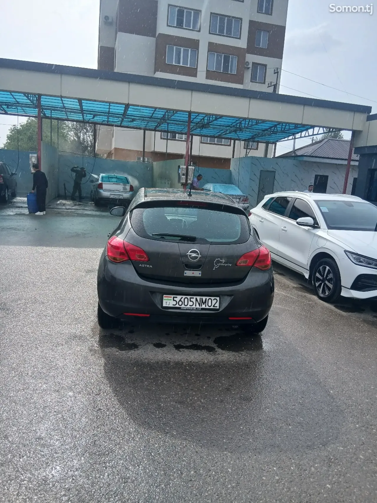 Opel Astra J 2010 · 1.6 MT