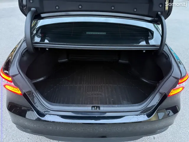 Toyota Camry 2020 · 2.0 AT