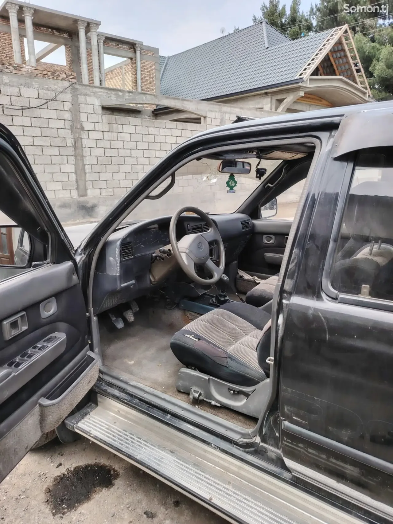 Toyota Hilux Surf 1996 · 2.7 MT