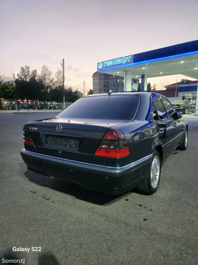 Mercedes-Benz C class 2000 · 2.0 AT