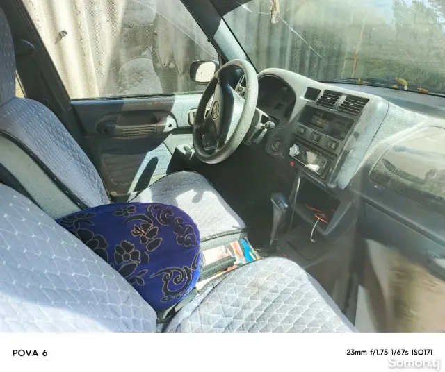 Toyota RAV 4 1995 · 2.4 AT