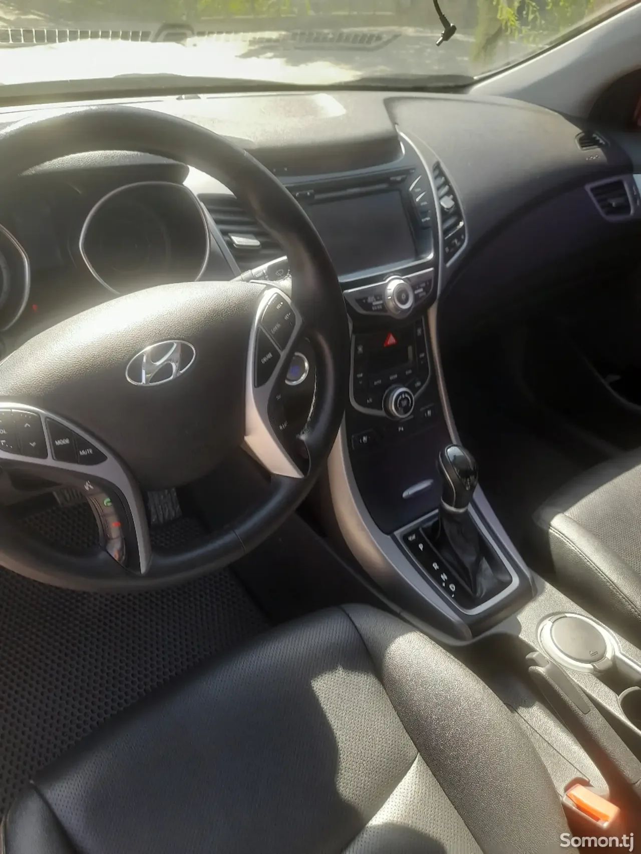 Hyundai Avante 2015 · 1.6 AT