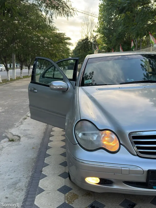 Mercedes-Benz C class 2000 · 2.0 AT