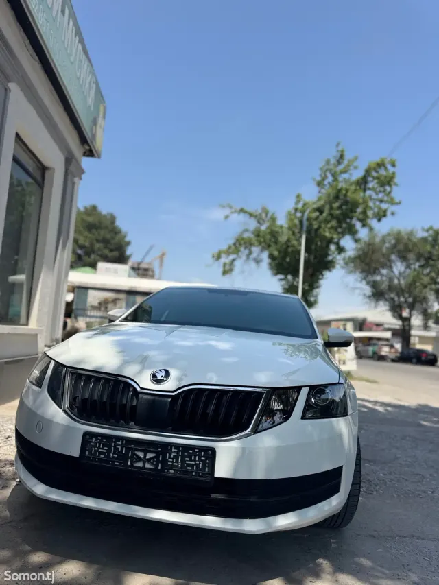 Skoda Octavia 2017 · 1.6 AT