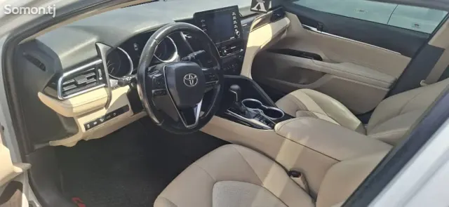 Toyota Camry 2018 · 2.5 AT
