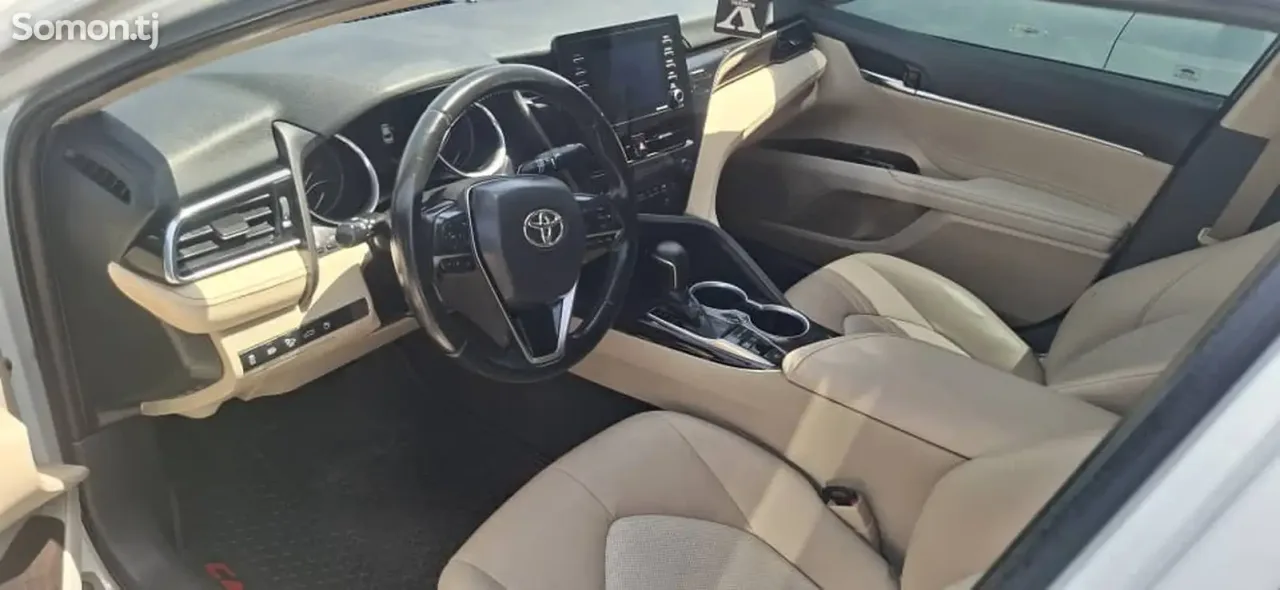 Toyota Camry 2018 · 2.5 AT