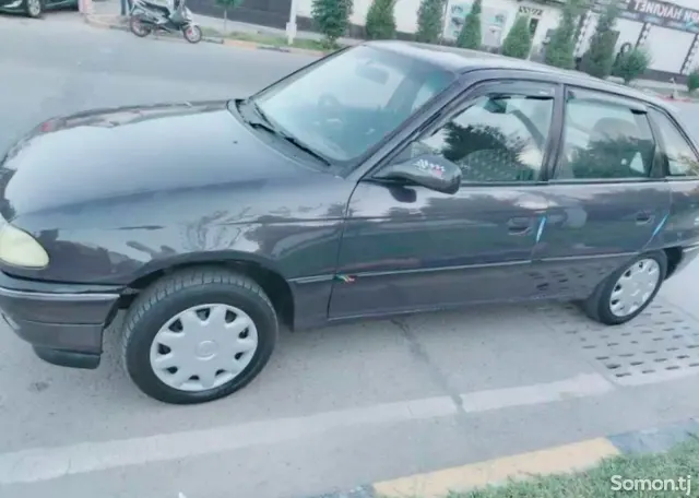 Opel Astra F 1996 · 1.6 MT