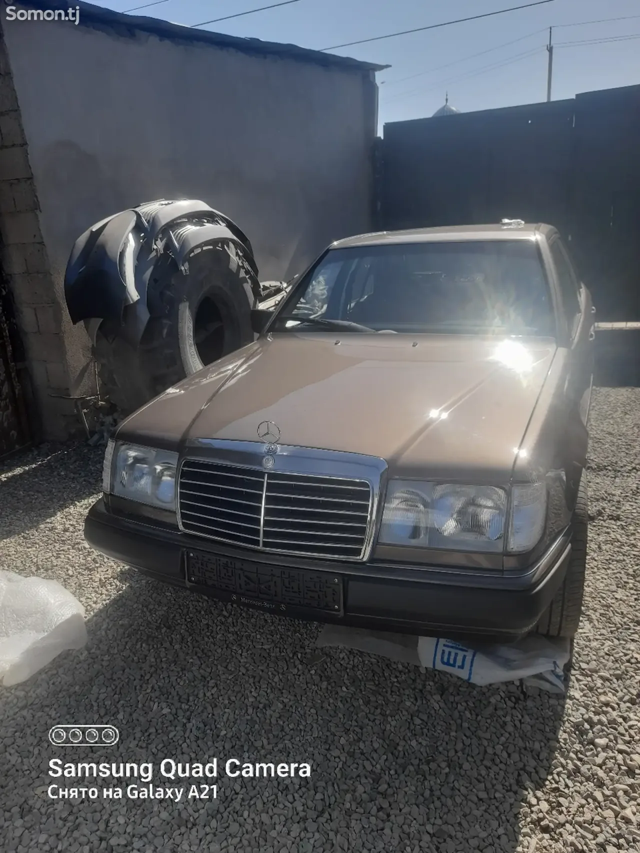 Mercedes-Benz W124 1988 · 2.0 MT