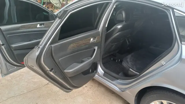 Hyundai Sonata 2014 · 2.0 AT