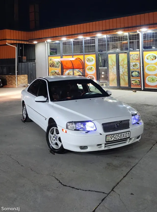 Volvo S80 2000 · 2.4 MT