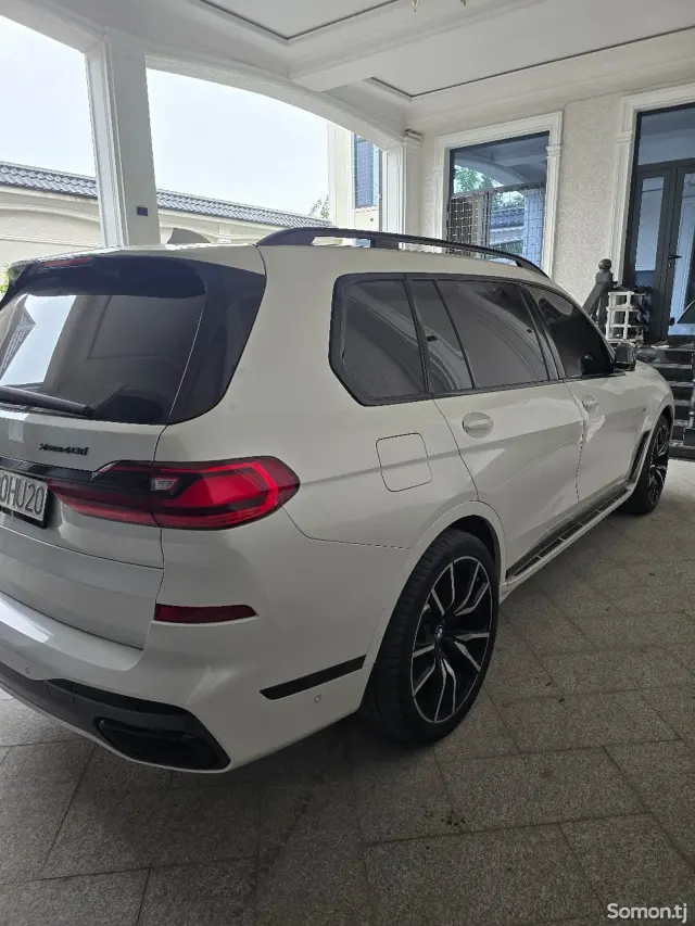 BMW X7 2022 · 4.0 AT