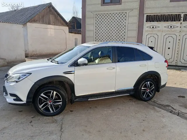 BYD Tang 2015 · 2.0 AMT