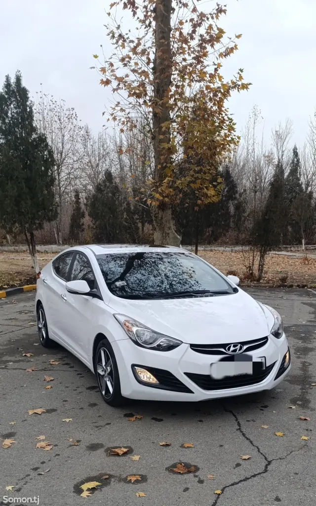 Hyundai Avante 2013 · 1.6 AT