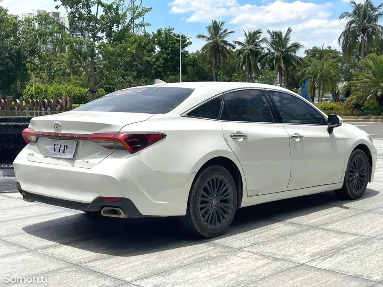 Toyota Avalon 2019 · 2.0 AT