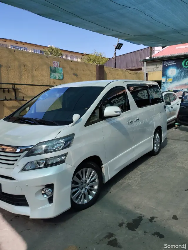 Toyota Vellfire 2014 · 2.4 CVT