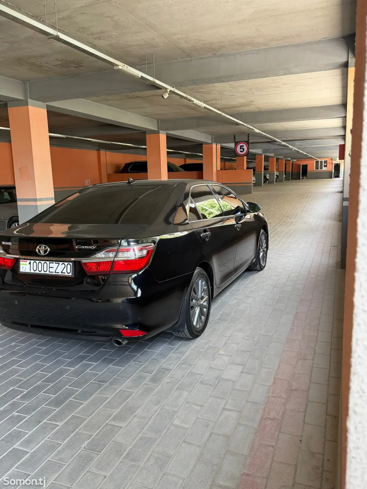 Toyota Camry 2015 · 2.5 AT
