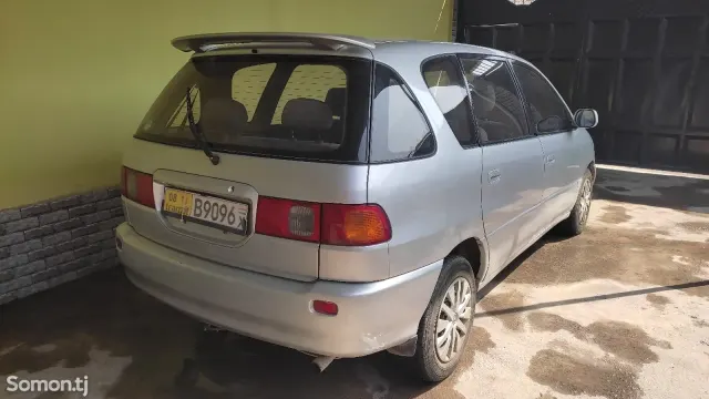 Toyota Ipsum 1996 · 1.8 AT