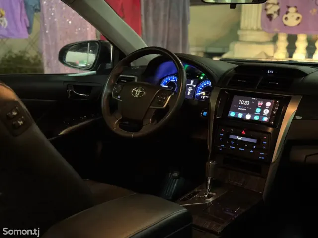 Toyota Camry 2015 · 2.0 AT