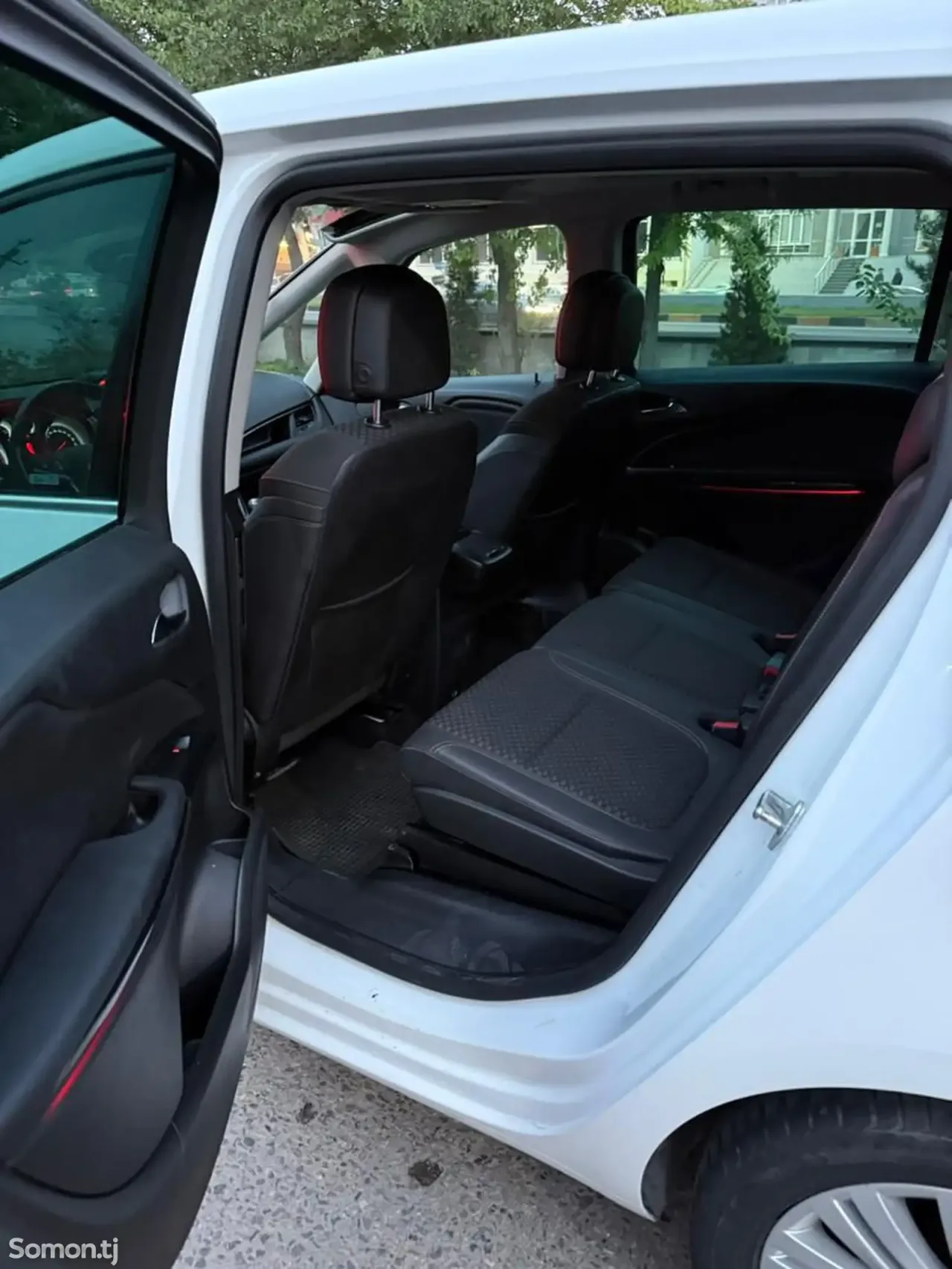 Opel Zafira 2017 · 2.0 MT