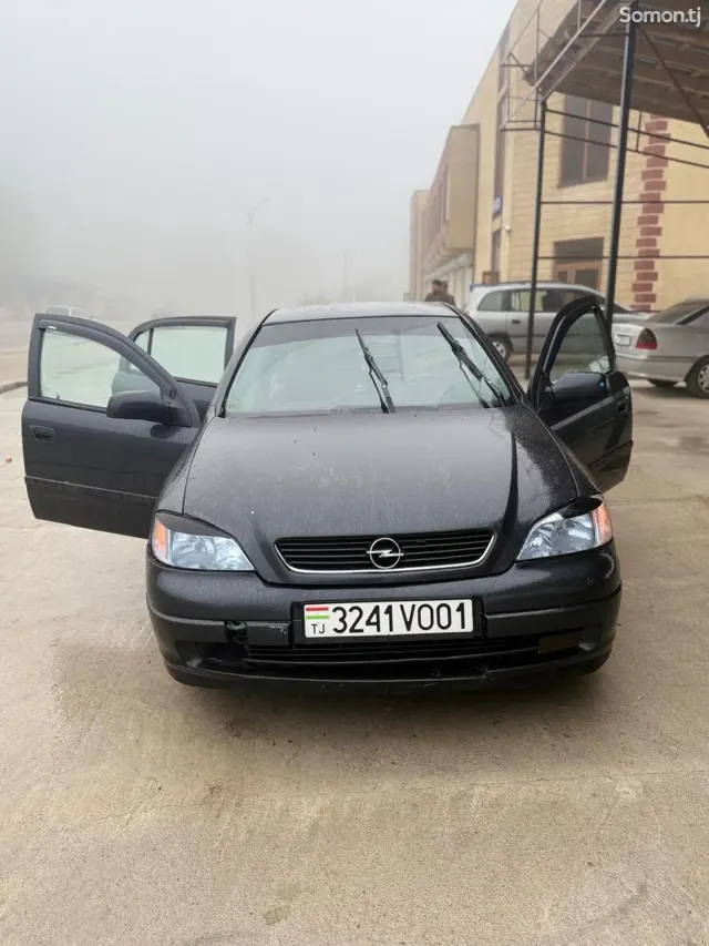 Opel Astra G 1998 · 1.6 MT