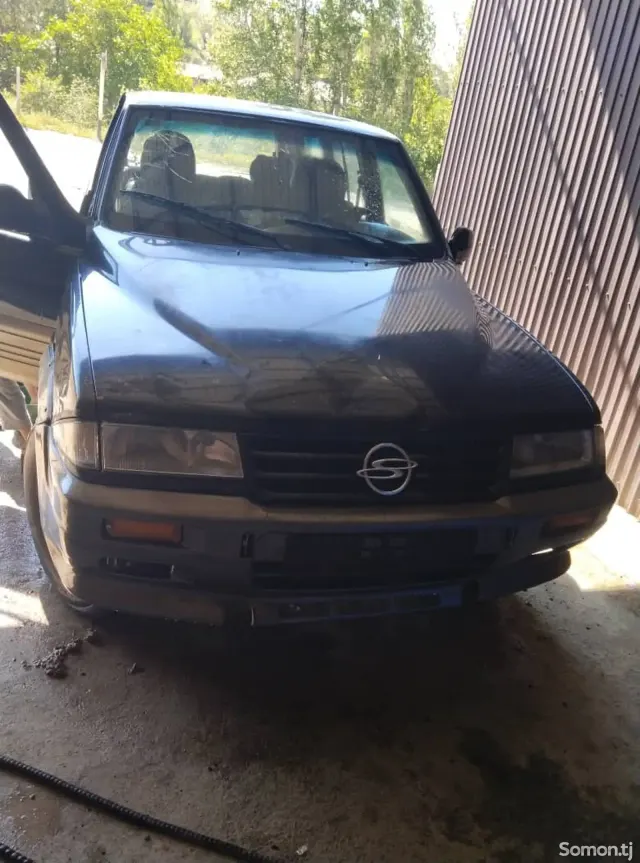 Ssang Yong Musso 1997 · 2.9 MT