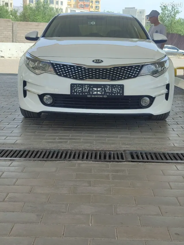 Kia K5 2016 · 2.0 AT