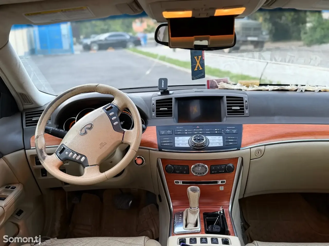 Infiniti M series 2005 · 3.5 AT