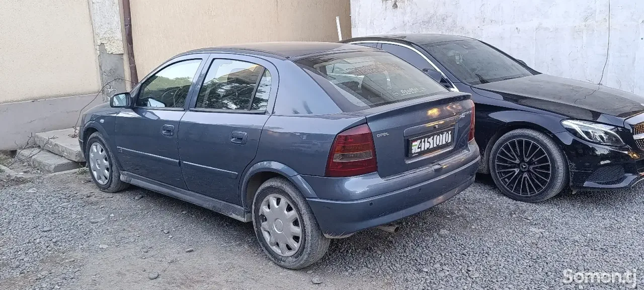 Opel Astra G 1999 · 1.6 MT