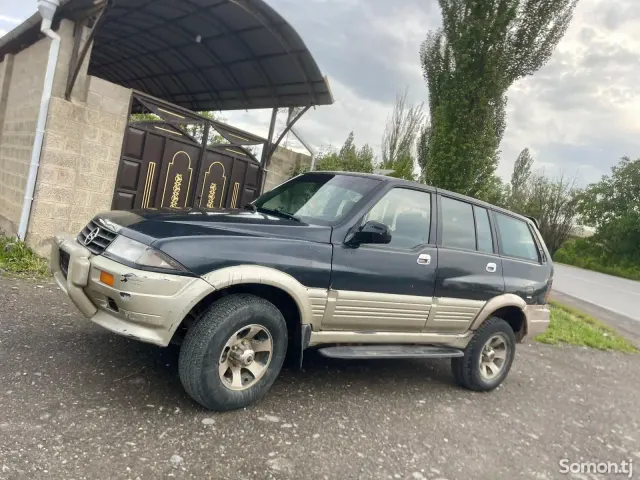 Ssang Yong Musso 1998 · 2.2 MT