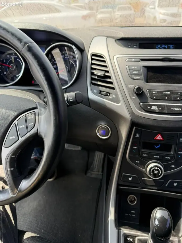 Hyundai Avante 2014 · 1.6 AT