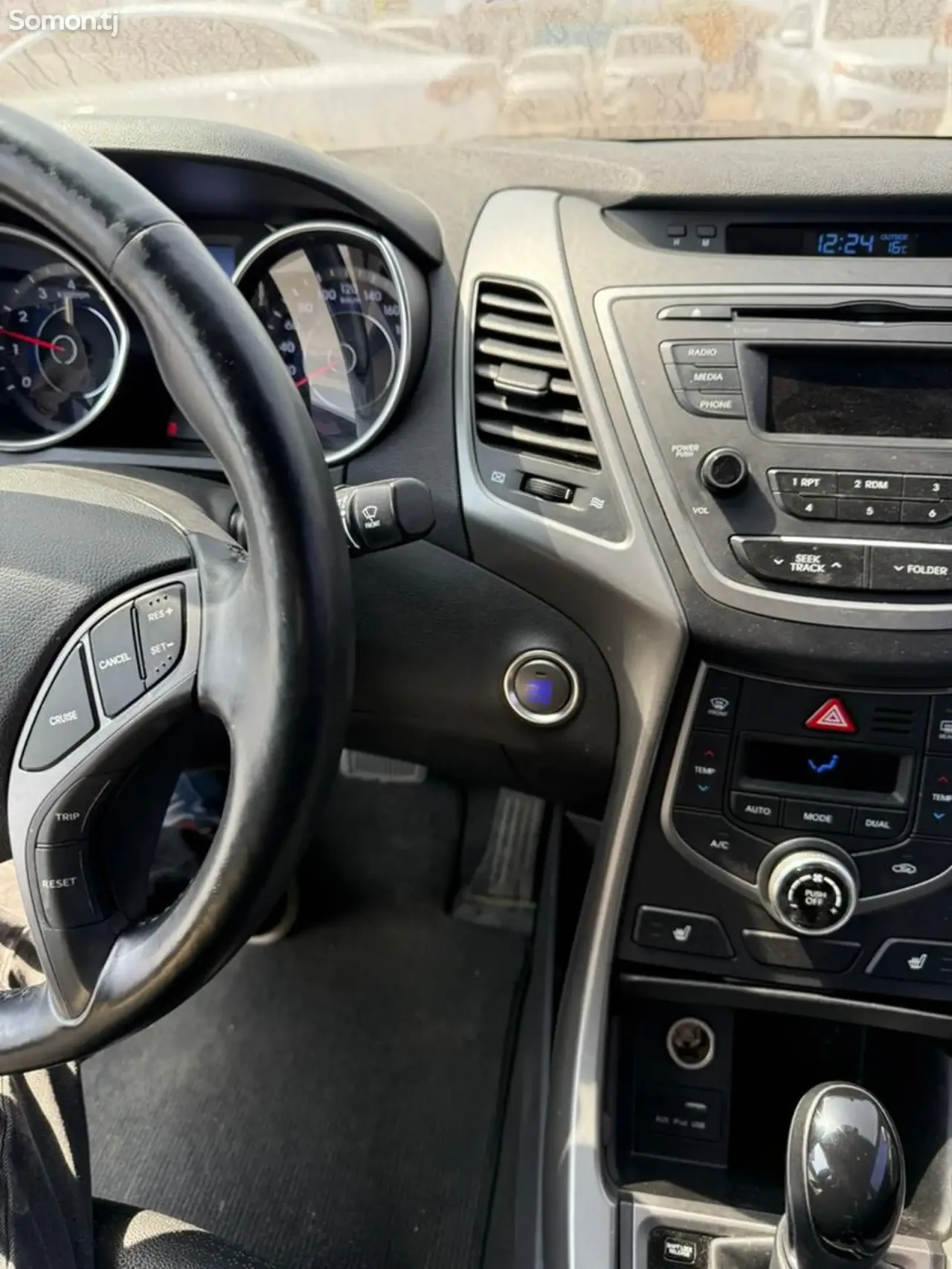 Hyundai Avante 2014 · 1.6 AT