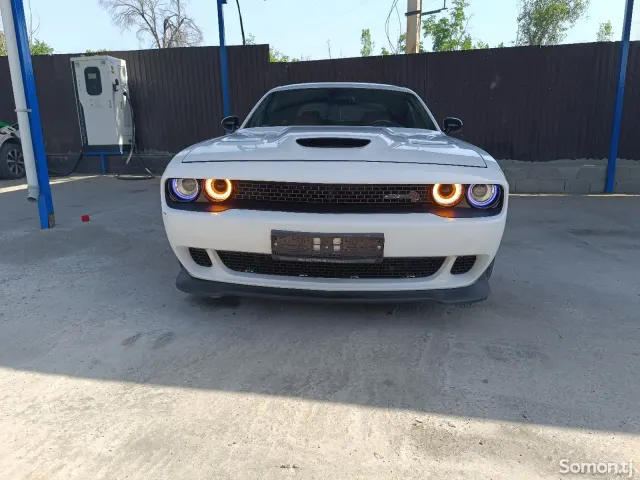 Dodge Challenger 2015 · 3.6 AT