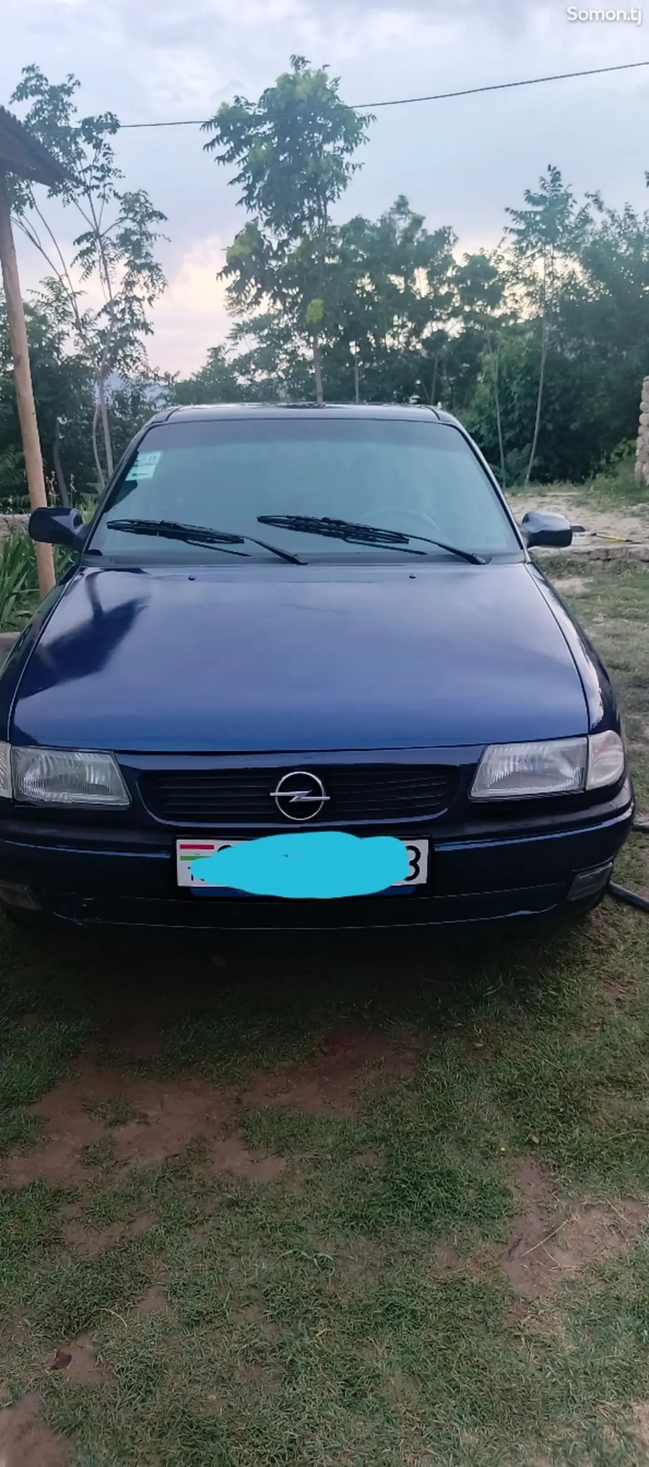 Opel Astra F 1992 · 1.6 MT