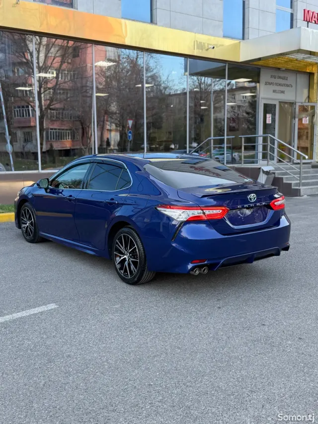 Toyota Camry 2019 · 2.5 AT
