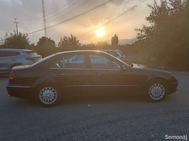 Mercedes-Benz E class 2002 · 2.4 AT