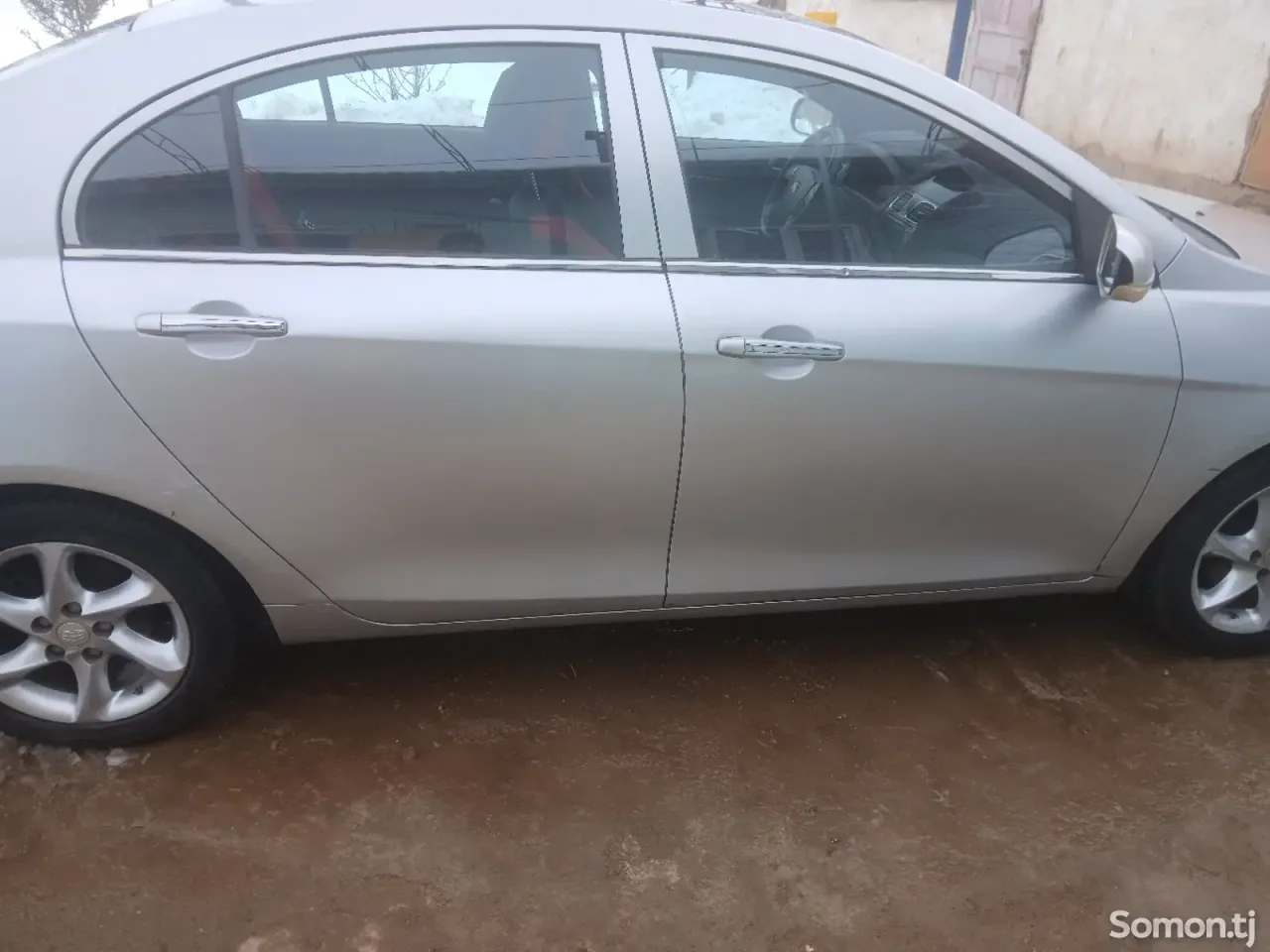 Geely Emgrand 2012 · 1.6 MT