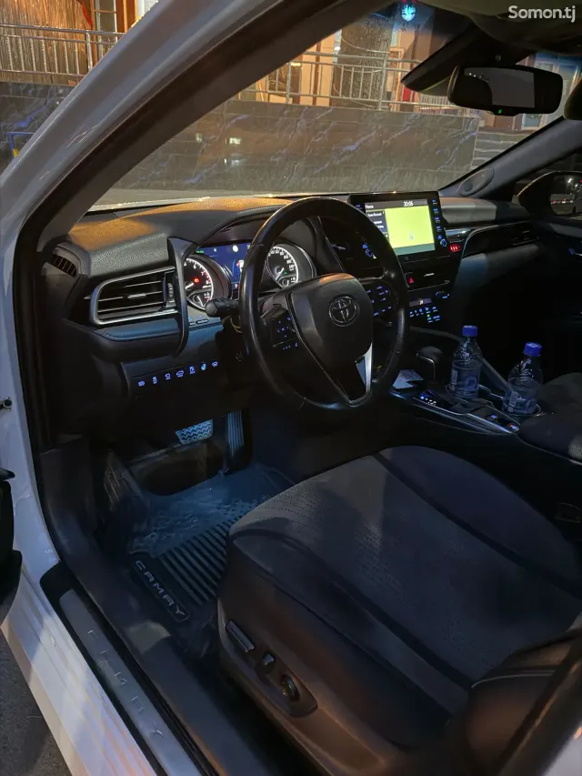 Toyota Camry 2021 · 3.5 AT