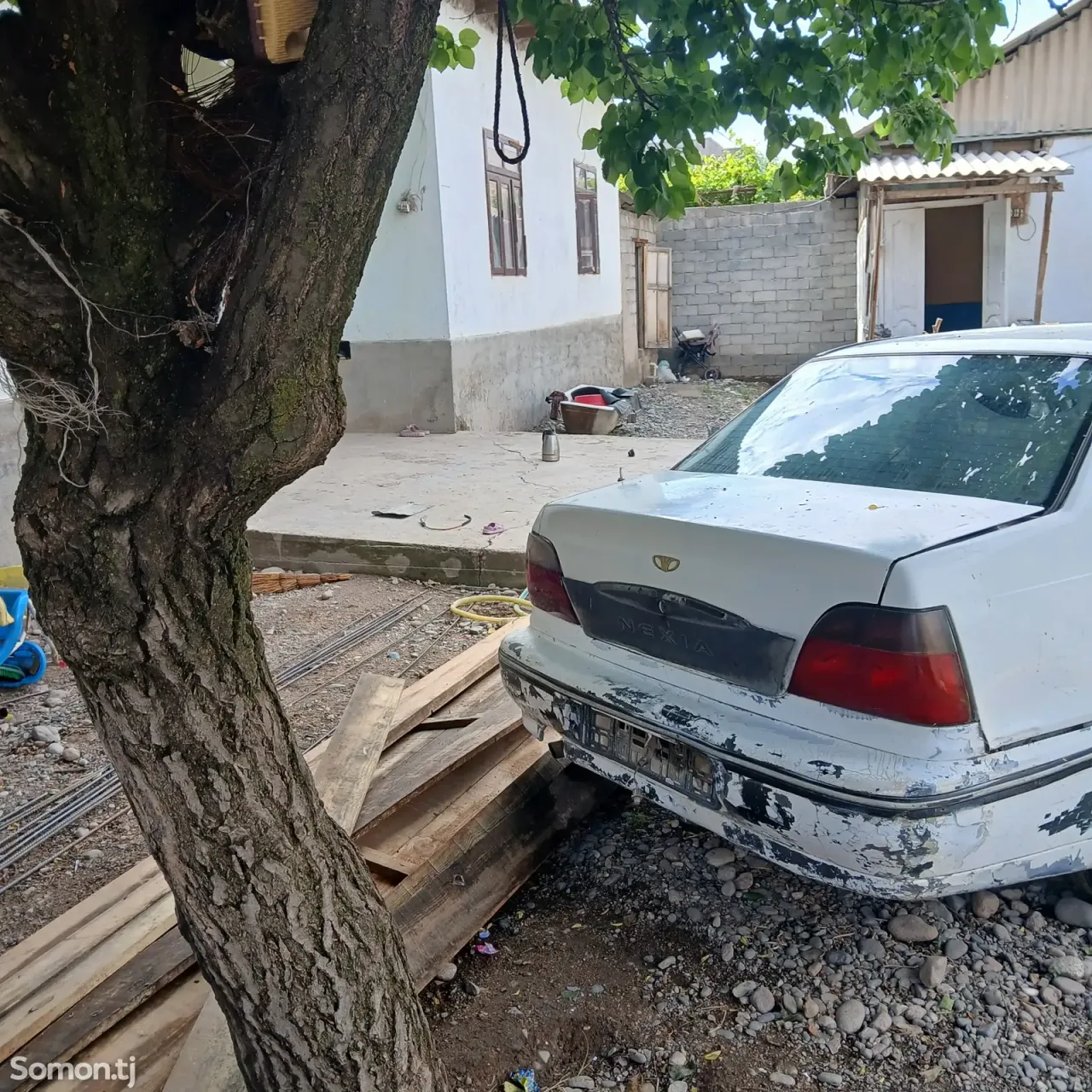 Daewoo Nexia 1995 · 1.6 MT
