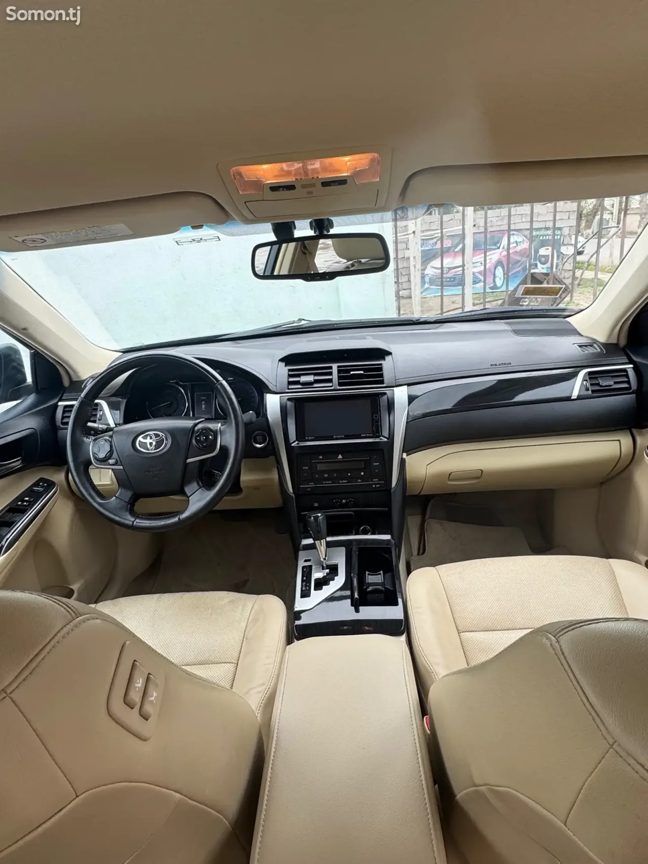 Toyota Camry 2015 · 2.5 AT