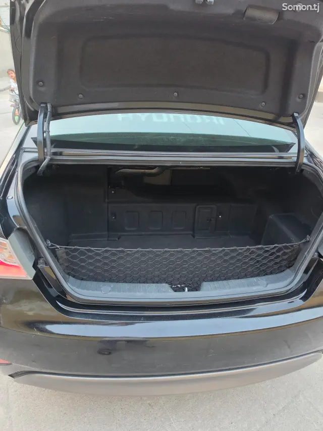 Hyundai Sonata 2015 · 2.4 AT