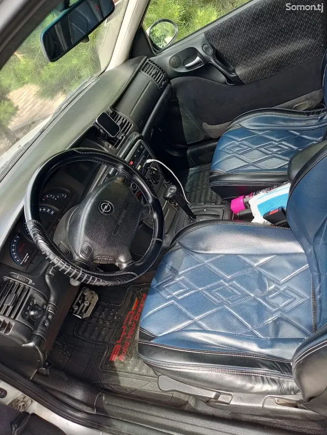 Opel Vectra B 2000 · 1.8 AT