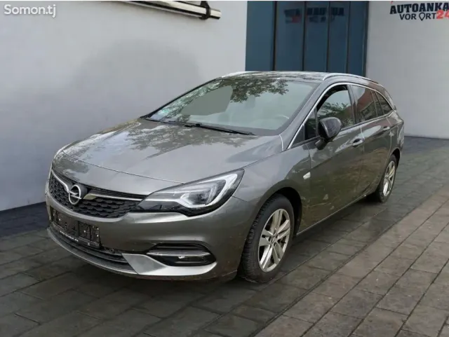 Opel Astra K 2020 · 1.2 MT