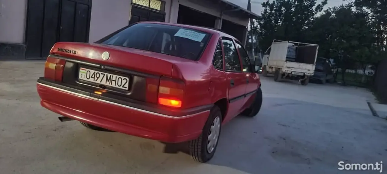 Opel Vectra A 1995 · 1.6 MT