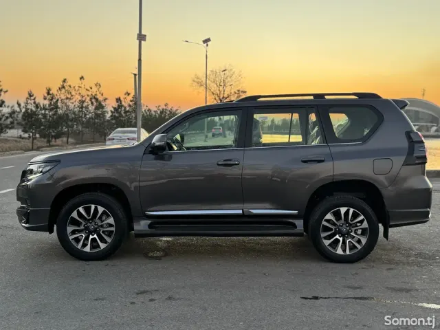 Toyota Land Cruiser Prado 2024 · 4.0 AT