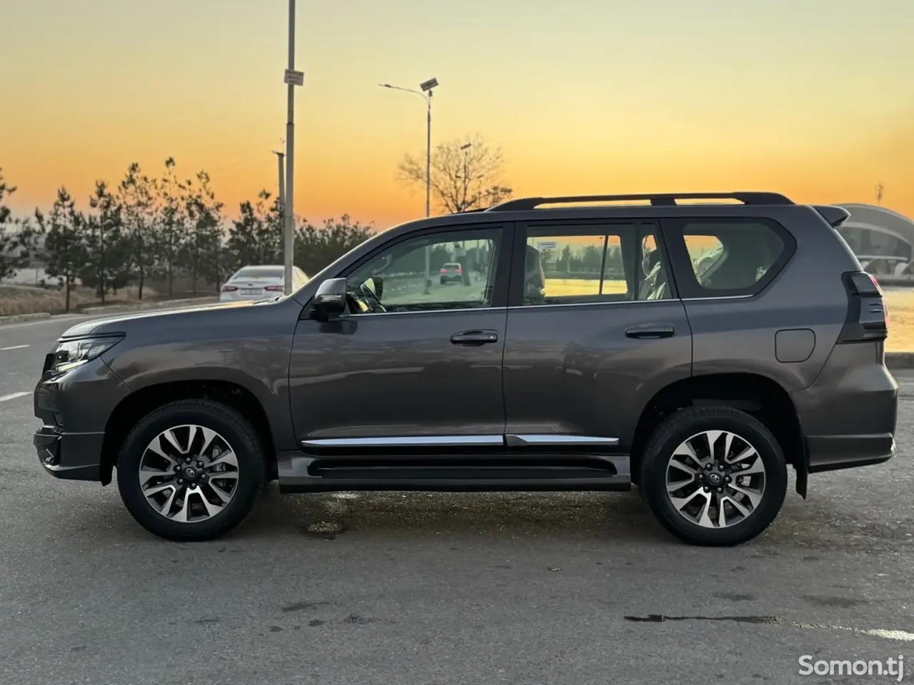 Toyota Land Cruiser Prado 2024 · 4.0 AT