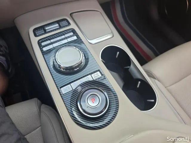 Hyundai Genesis 2021 · 2.5 AT