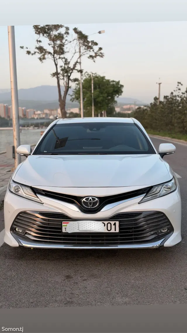 Toyota Camry 2018 · 2.5 AT