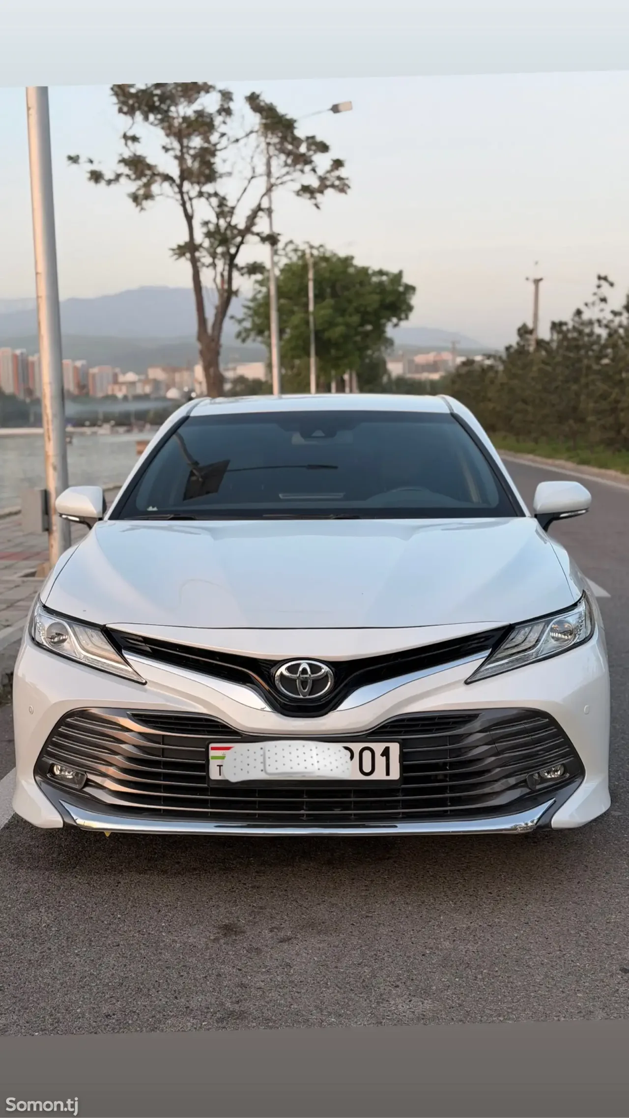 Toyota Camry 2018 · 2.5 AT